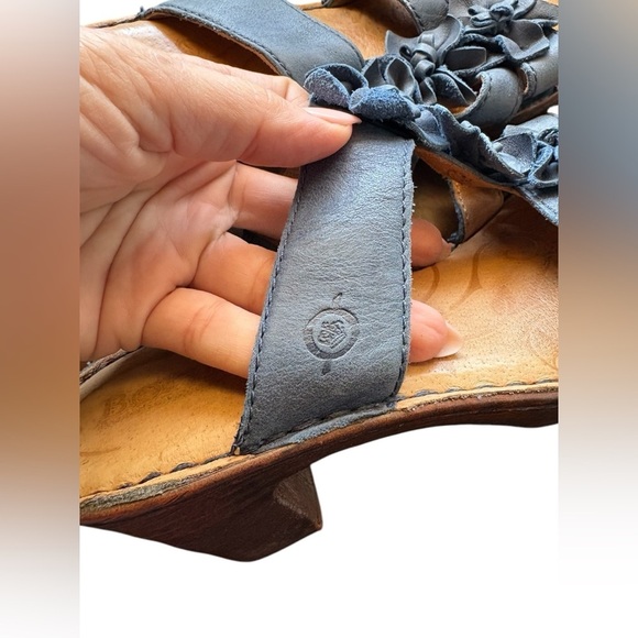 BORN Blue Floral Leather Women US 8 wood block Heels Slides Sandals preloved - Picture 4 of 8